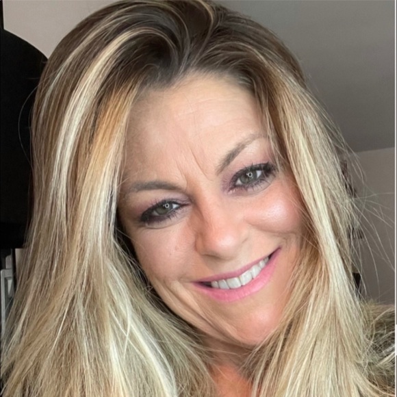 Meet your Posher, Shieta - Picture 1 of 1